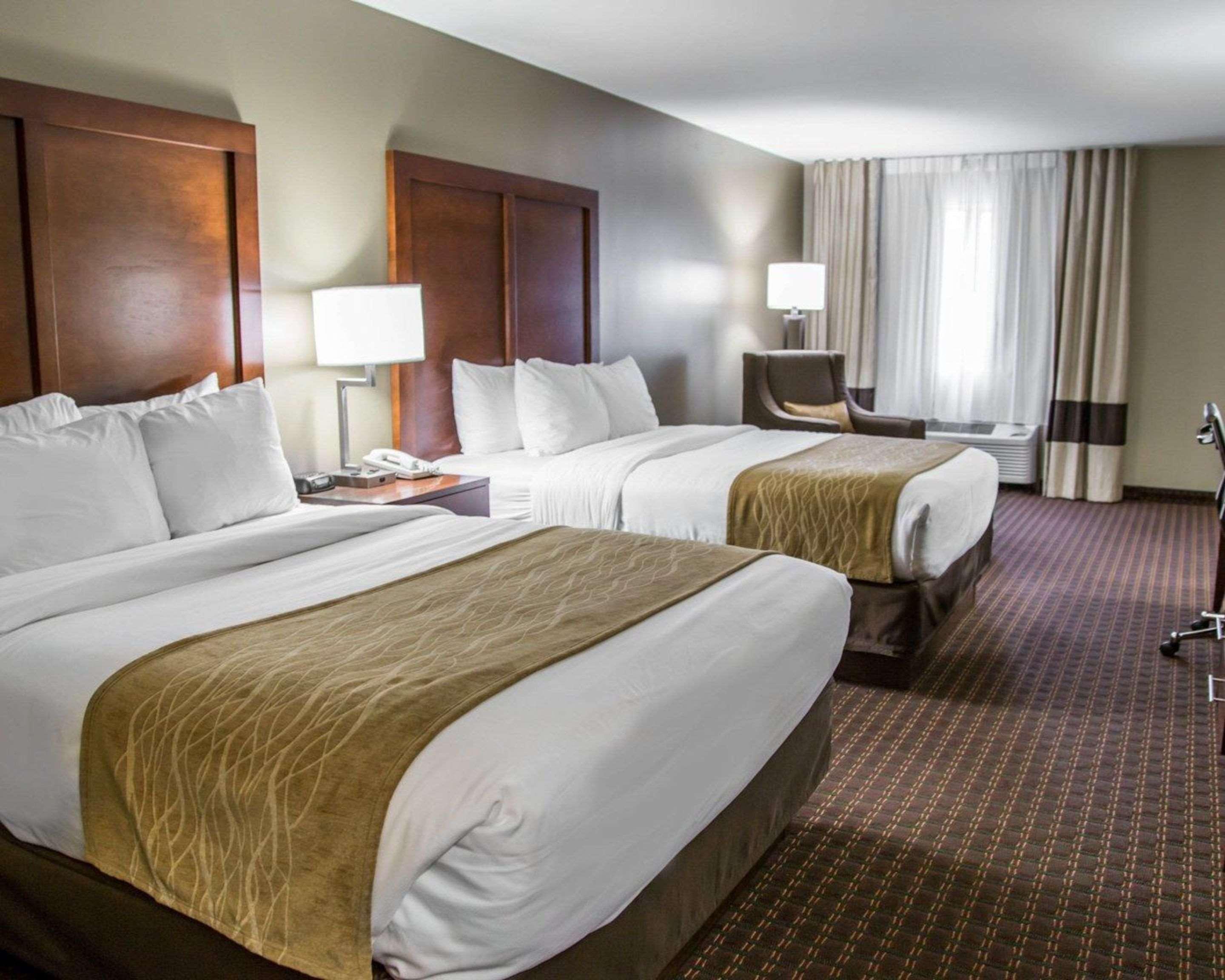 Comfort Inn & Suites Riverview Near Davenport And I-80 Le Claire Esterno foto