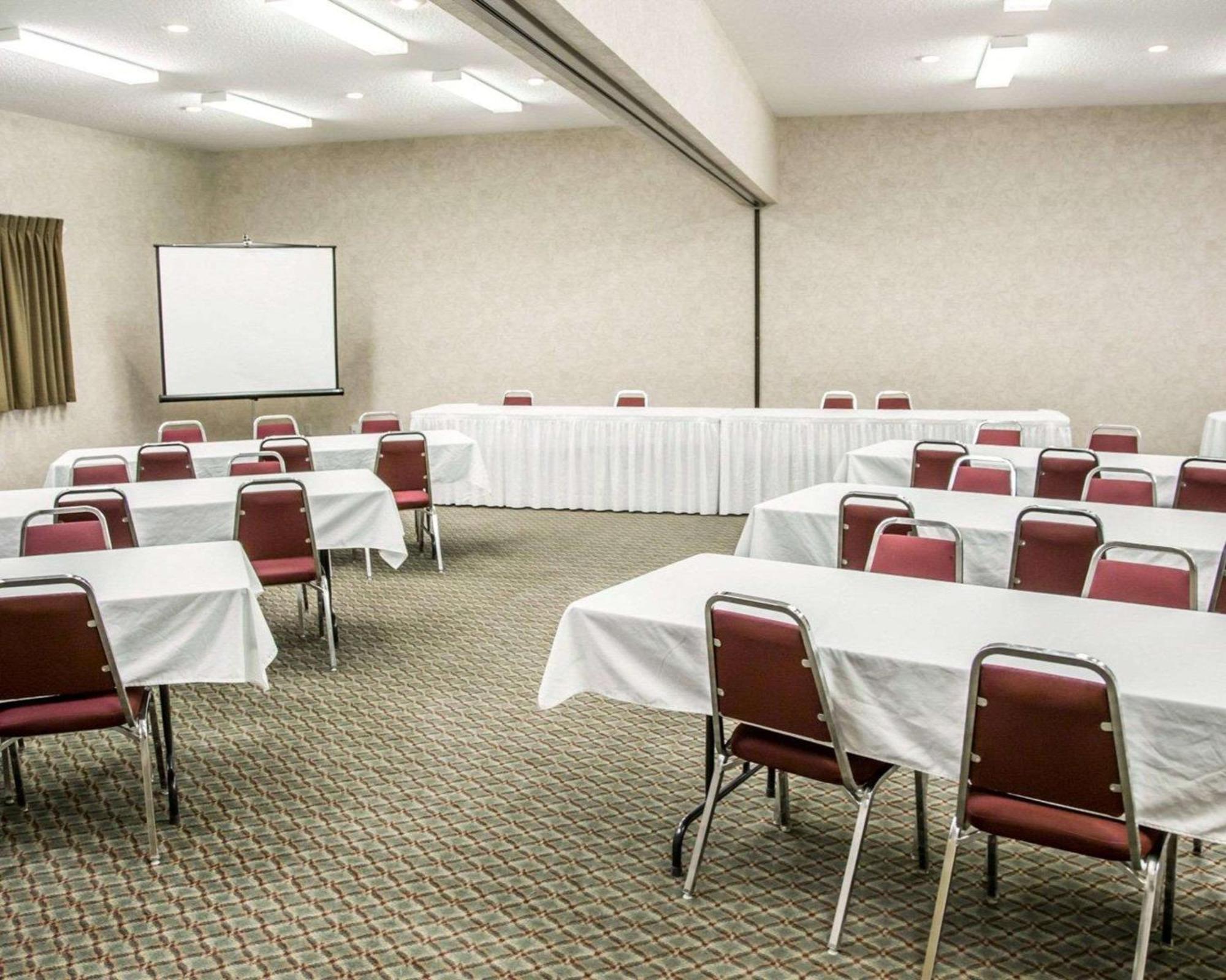 Comfort Inn & Suites Riverview Near Davenport And I-80 Le Claire Esterno foto