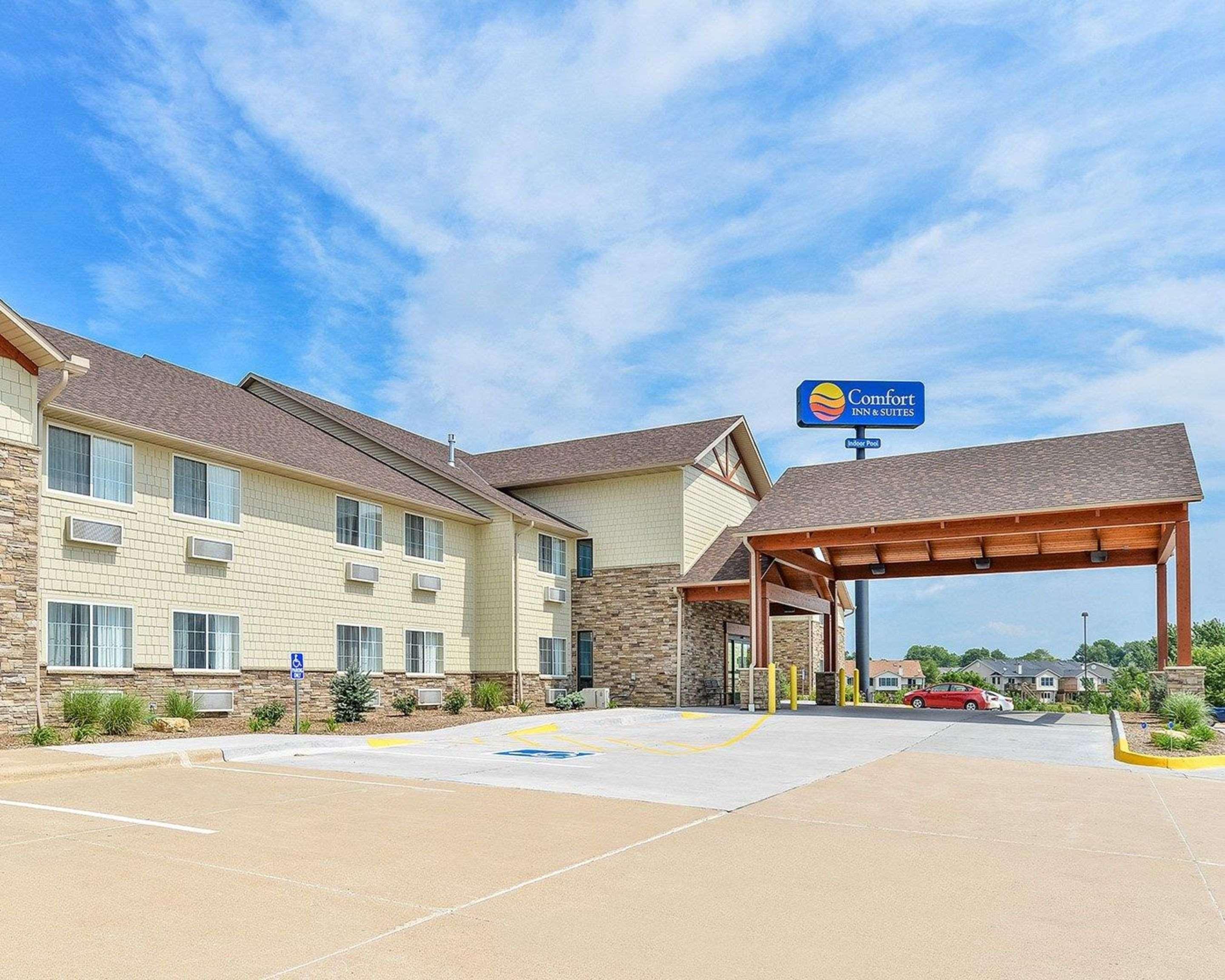 Comfort Inn & Suites Riverview Near Davenport And I-80 Le Claire Esterno foto