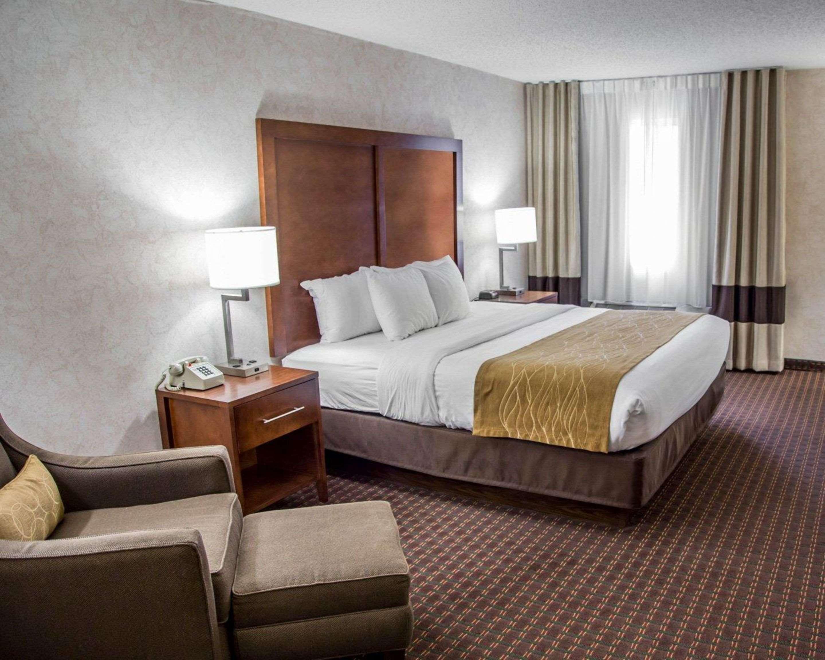 Comfort Inn & Suites Riverview Near Davenport And I-80 Le Claire Esterno foto