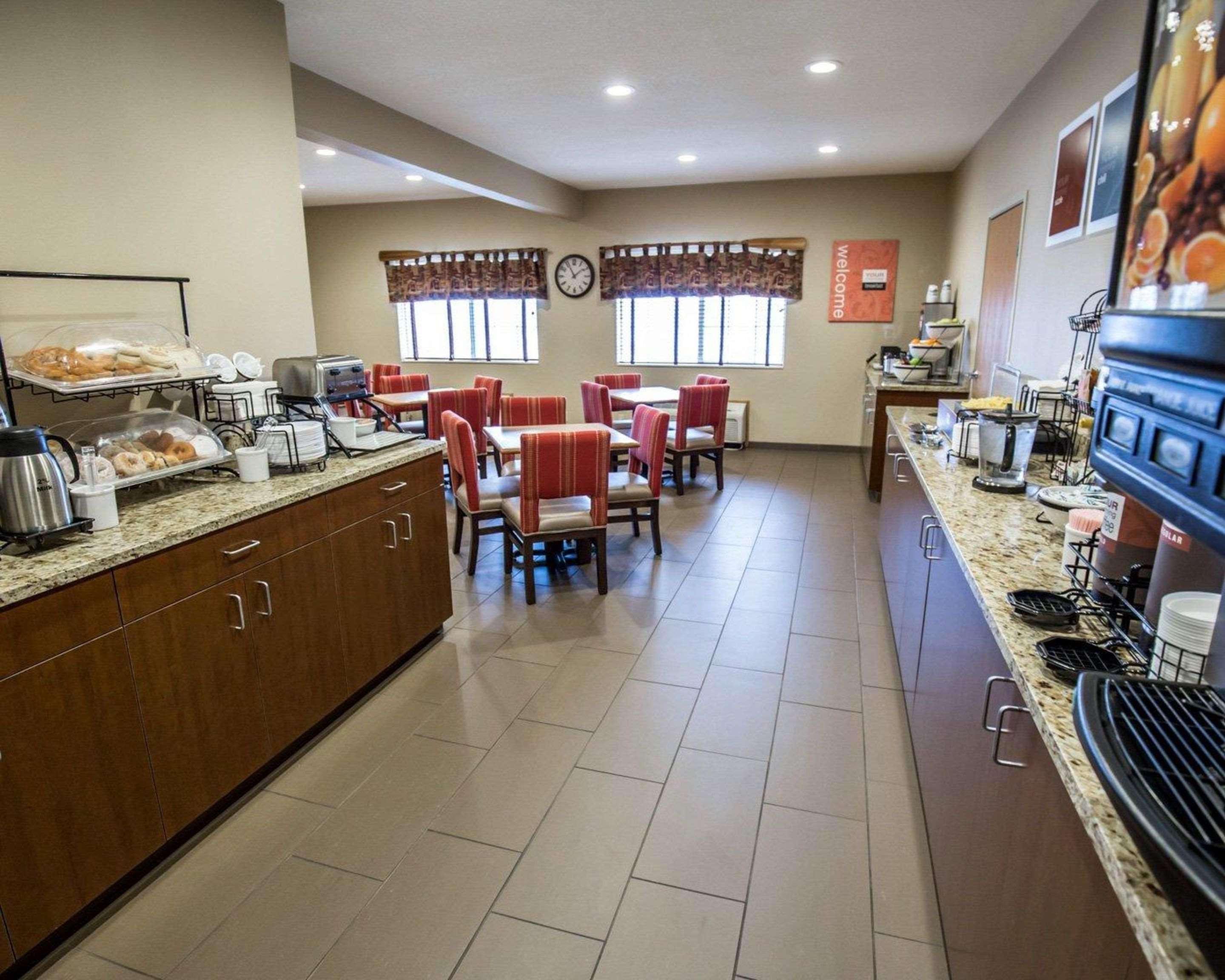Comfort Inn & Suites Riverview Near Davenport And I-80 Le Claire Esterno foto