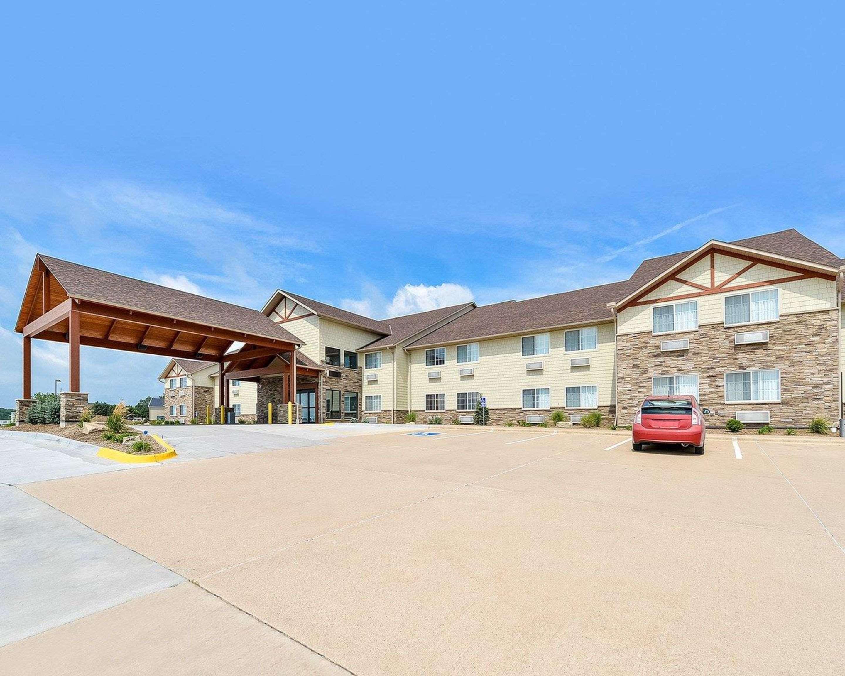 Comfort Inn & Suites Riverview Near Davenport And I-80 Le Claire Esterno foto